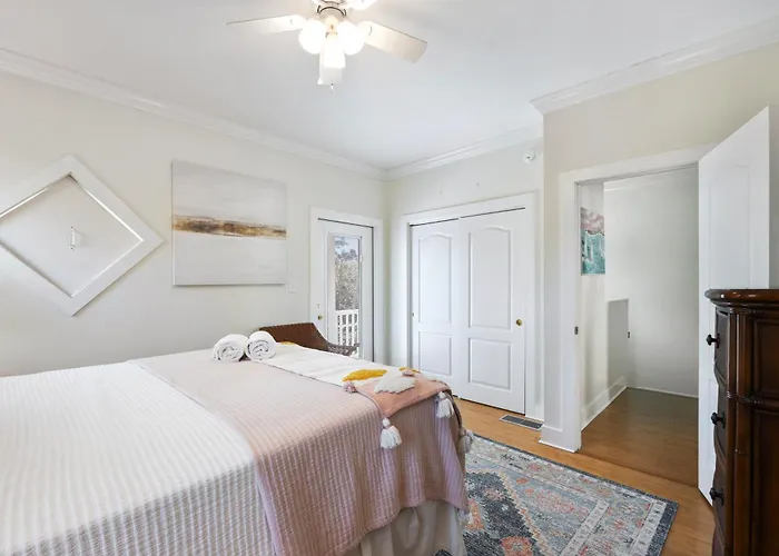 Captain's Chair 18a By Pkrm Apartment Pensacola