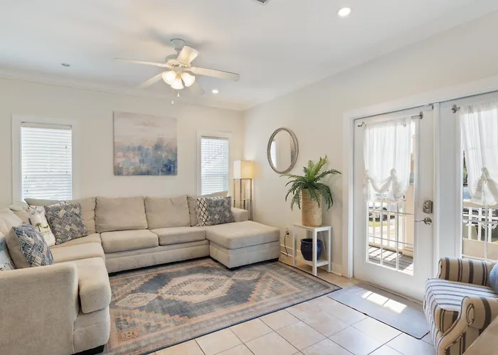 Captain's Chair 18a By Pkrm Apartment Pensacola
